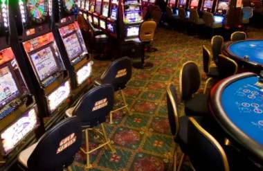 Unraveling Slot Machine Myths: The Truth Behind Casino Misconceptions